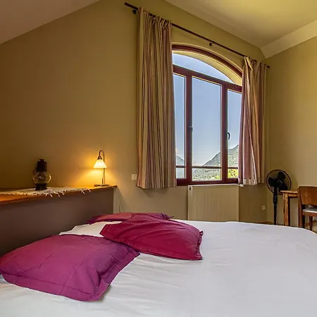 Maison A Luz St Sauveur Dans Un Cadre Idyllique *