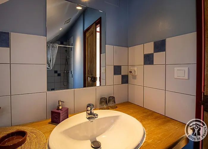 Maison A Luz St Sauveur Dans Un Cadre Idyllique *